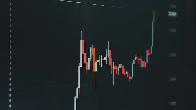AI가 투자 포트폴리오를 분석하고 최적화하는 모습