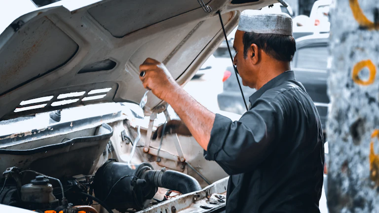 차량 정비 및 수리