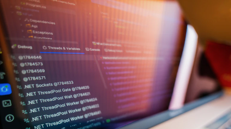 컴퓨터 화면에서 데이터 분석