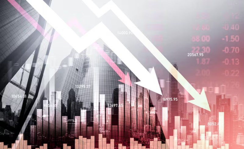 미국 재정 적자 심화에 따른 신용 등급 강등 가능성과 달러 패권의 향방 분석 26 부채 증가 추세를 나타내는 금융 그래프와 차트