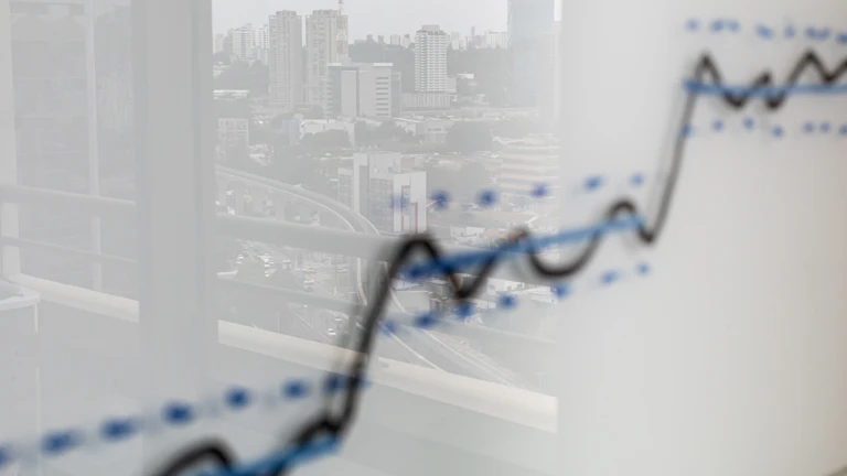 주식 차트를 확대해서 보는 돋보기