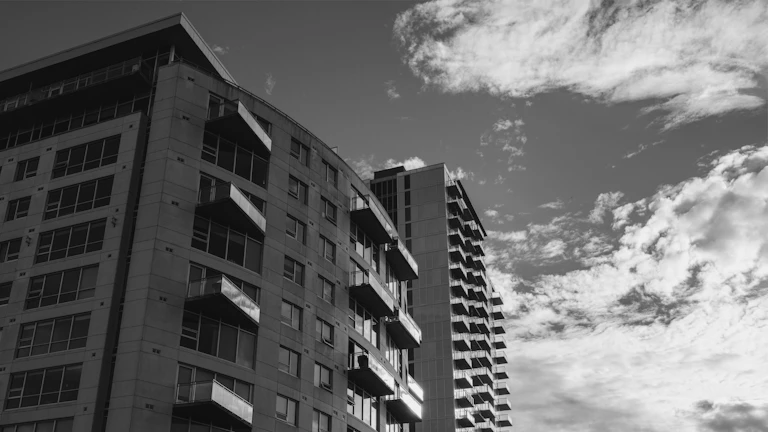 신혼 희망 타운 수익 공유형 모기지, 나중에 집 팔 때 얼마나 떼일까? 25 현대적인 디자인의 신축 아파트 단지 전경