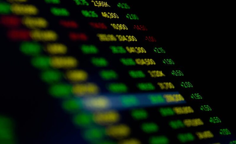 주식 시장 데이터가 표시된 화면