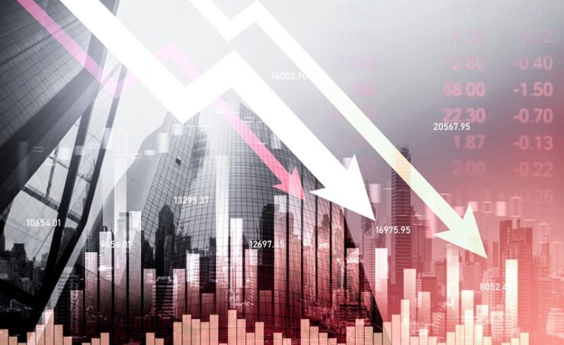 고금리 통화 투자 위험성과 터키 리라 폭락 사태가 주는 실전 교훈 5가지 26 하락하는 화살표와 불안정한 금융 차트
