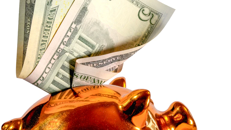 매일 이자를 받는 저축 계좌를 확인하는 모습