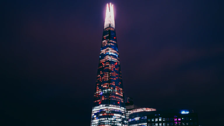 금융 중심지 빌딩 숲 전경