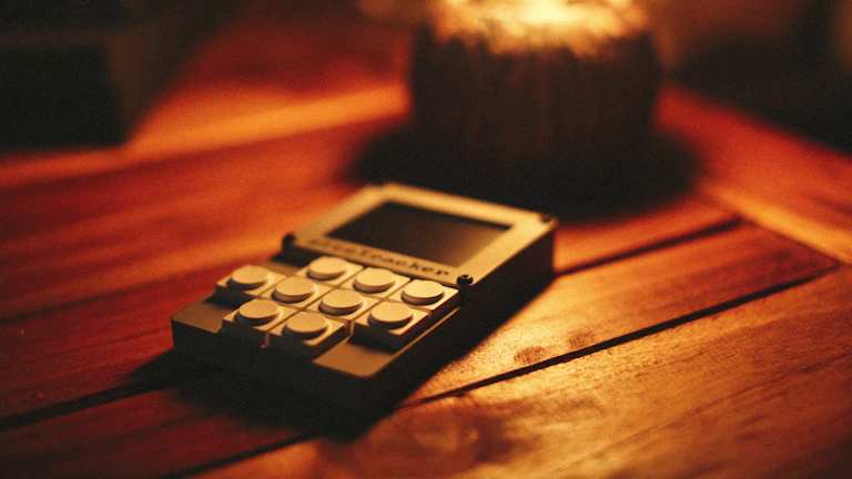 미국 국채 세금 이득 놓치지 않는 숨겨진 절세법 (2026년) 27 금융 서류와 계산기