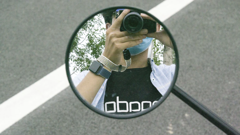 금리 인상 시기 파킹통장 금리 비교와 이자 수익 관리법 26 금융 서류 위 돋보기