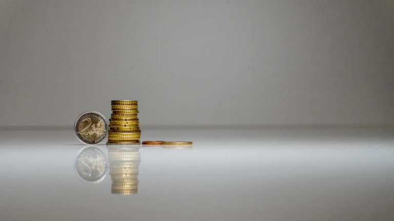 러브패리스 잠든 보험금 못 찾아 손해 보는 치명적 실수 막는 법 26 찾아낸 보험금을 현명하게 관리하는 모습