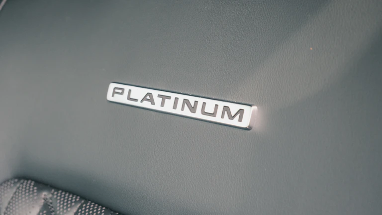 투자 가치가 높은 백금 바와 금속 자산