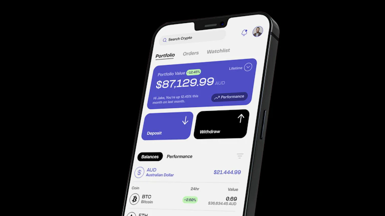신용점수를 확인하고 대출 금리를 비교하는 스마트폰 앱 화면