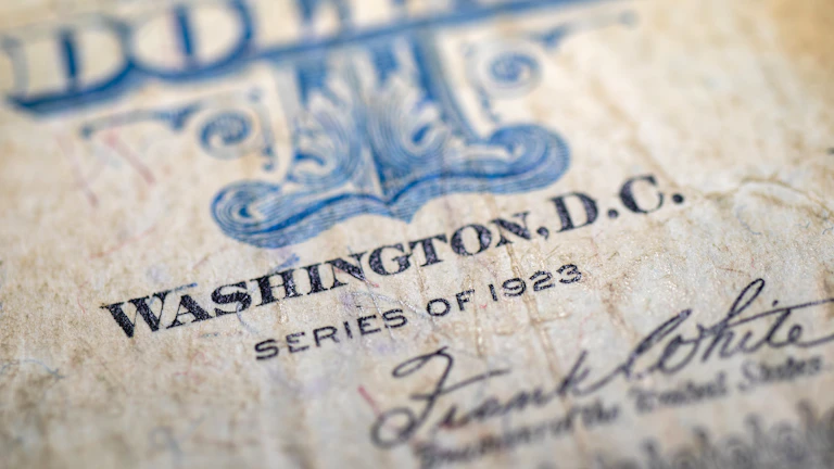 미국 장기채 ETF 비교 보수 아껴 수익률 보호 25 미국 국채 증서와 금융 데이터 그래프