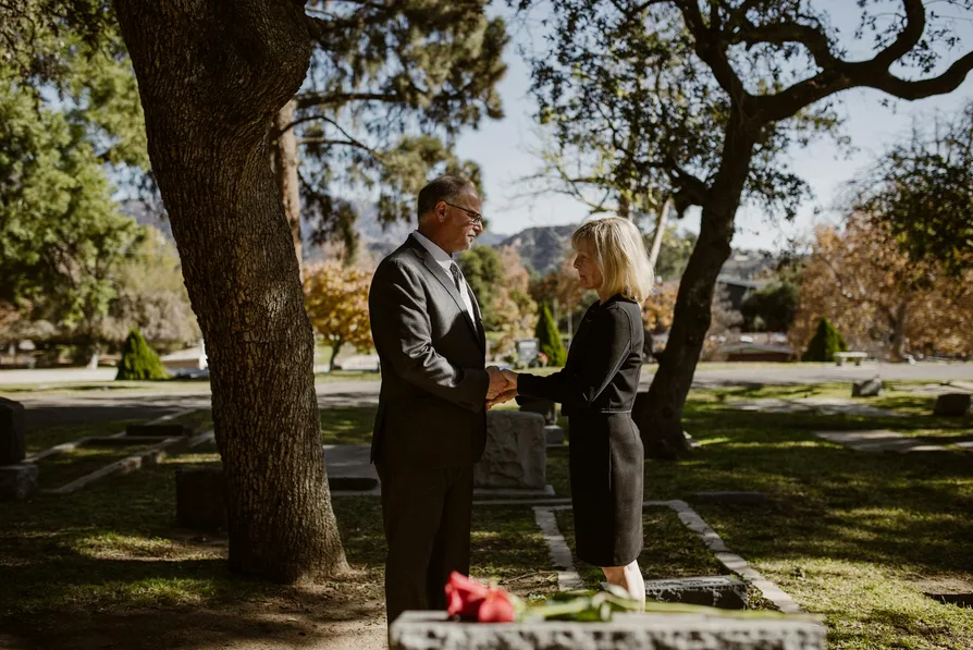 장례식장 복장 예절 단정한 차림