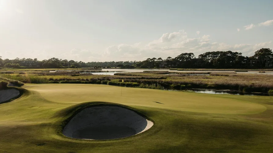 페어웨이와 러프 비교 이미지