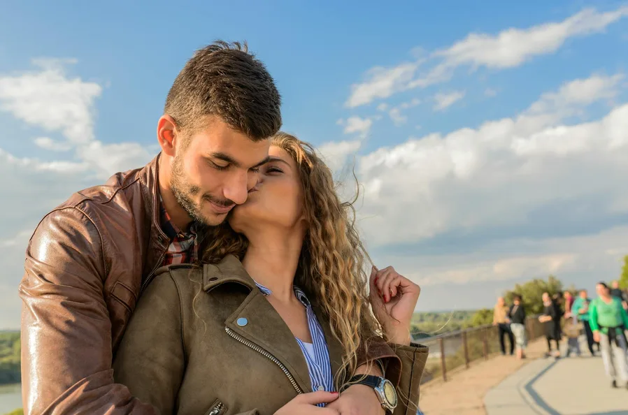 연애에서 현실적인 반응을 보이는 여자