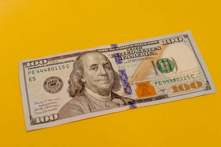 행운을 상징하는 즉석복권 이미지